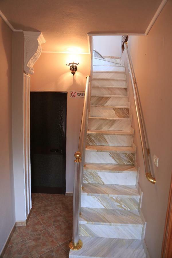 Kaloshi Villa Крує Екстер'єр фото